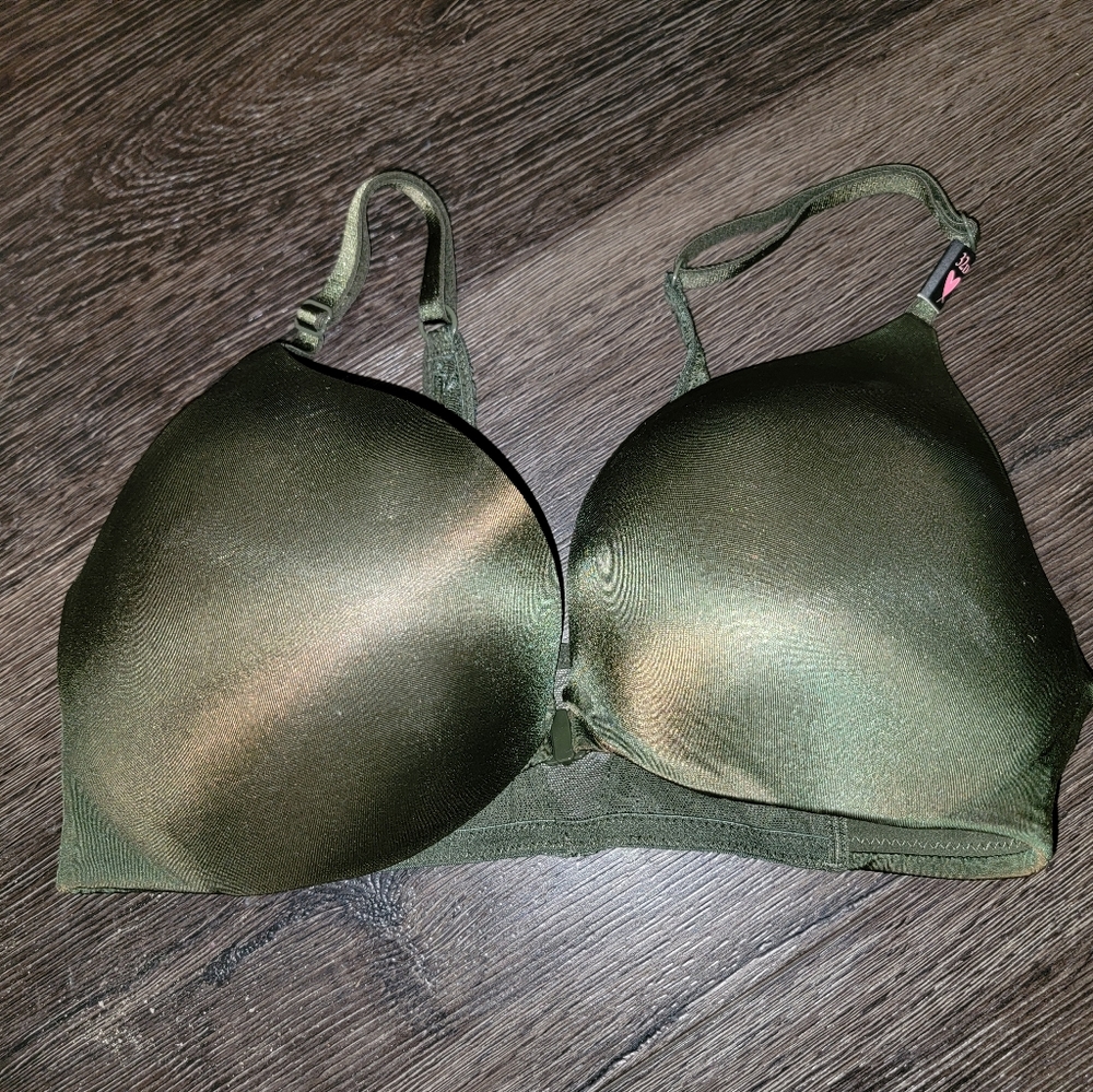 Victoria's Secret 32D Push Up Bra